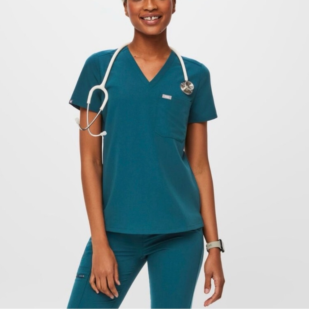 FIGS Catarina One Pocket Scrub Top Teal Blue V-NeckWomen's Size Small